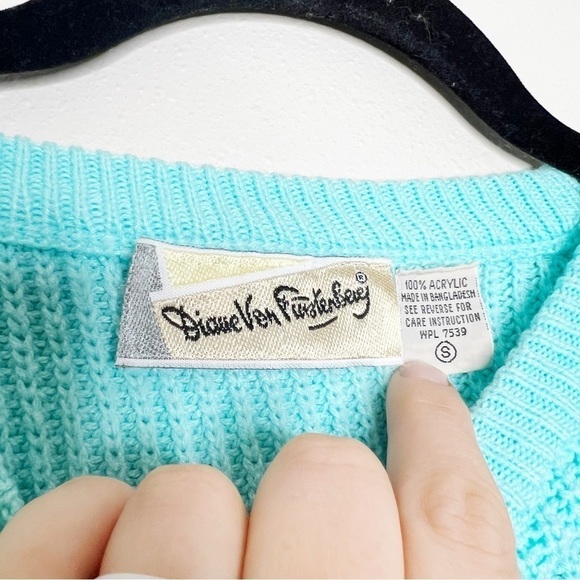 Vintage Dianne Von Furstenberg DVF Blue Acrylic Crew Neck Sweater Size Small - Picture 3 of 3